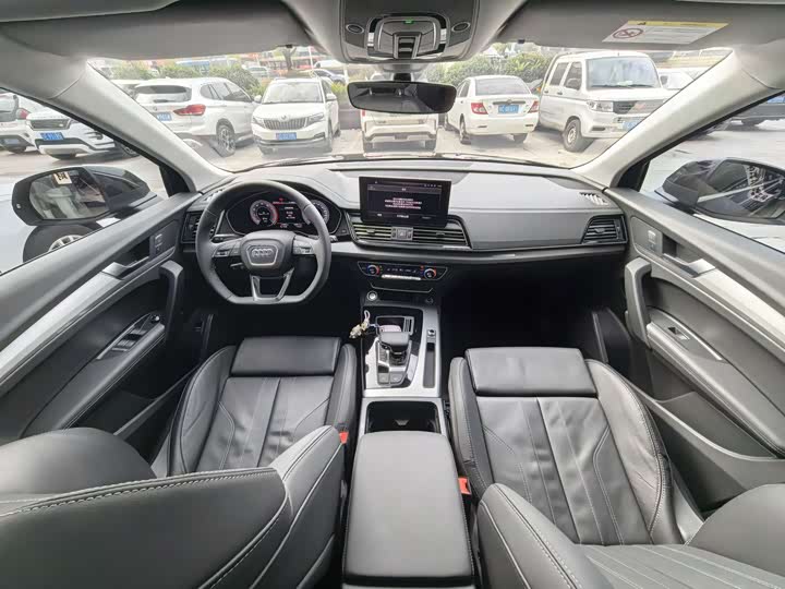 Фото 8 - Audi Q5L