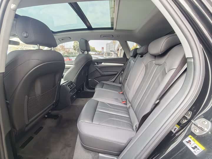 Фото 9 - Audi Q5L