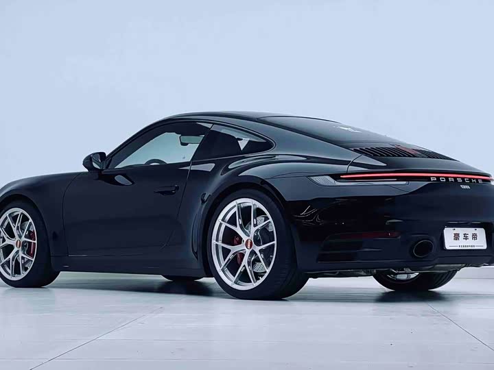 Фото 3 - Porsche 911