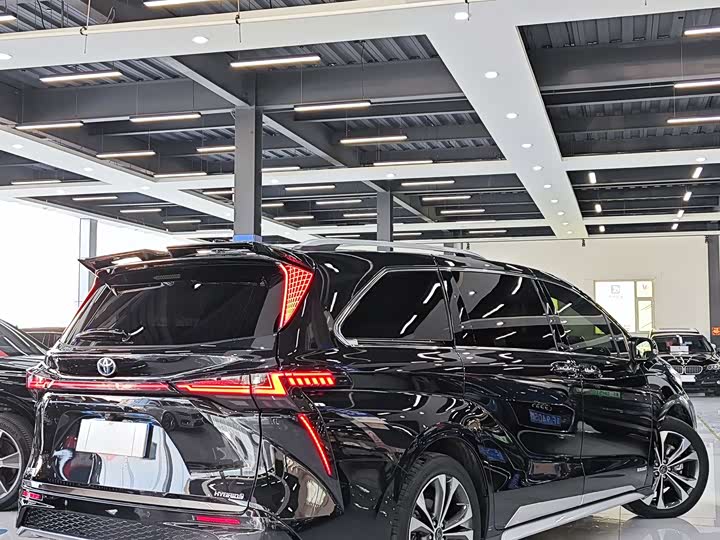 Фото 7 - Toyota Granvia