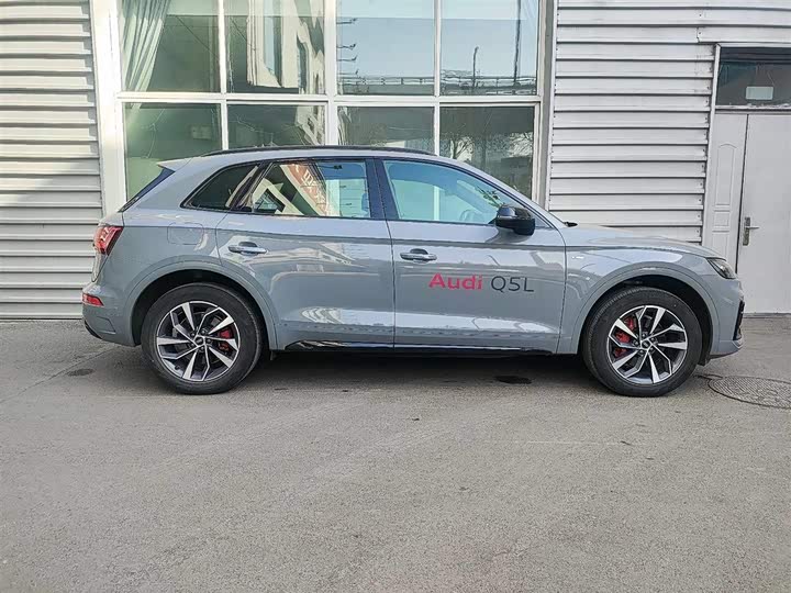 Фото 3 - Audi Q5L