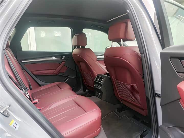 Фото 7 - Audi Q5L