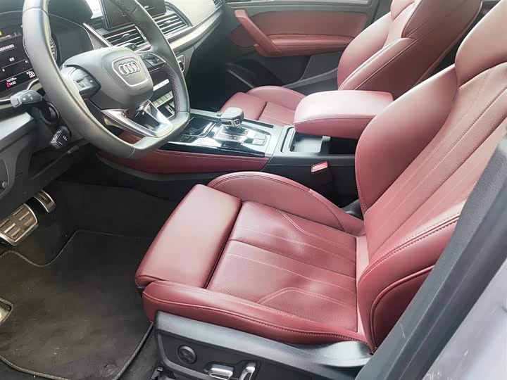 Фото 8 - Audi Q5L