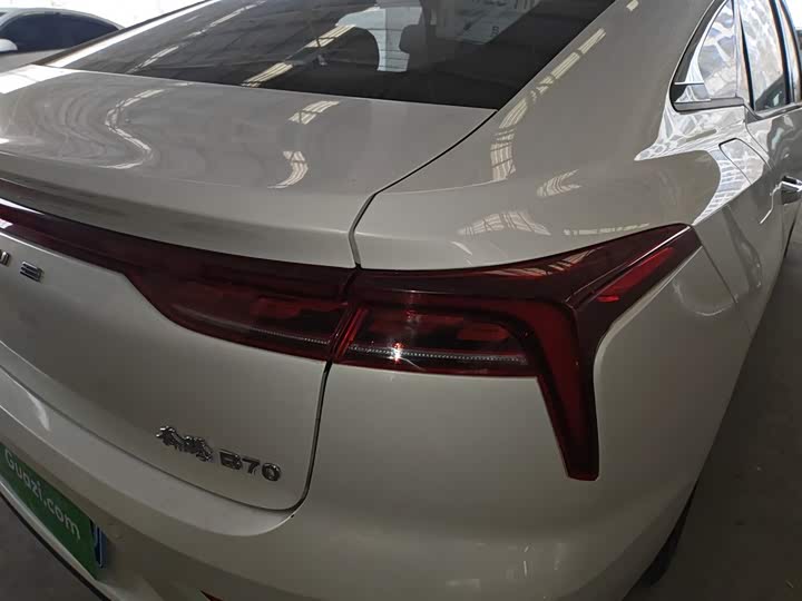 Фото 8 - Bestune B70