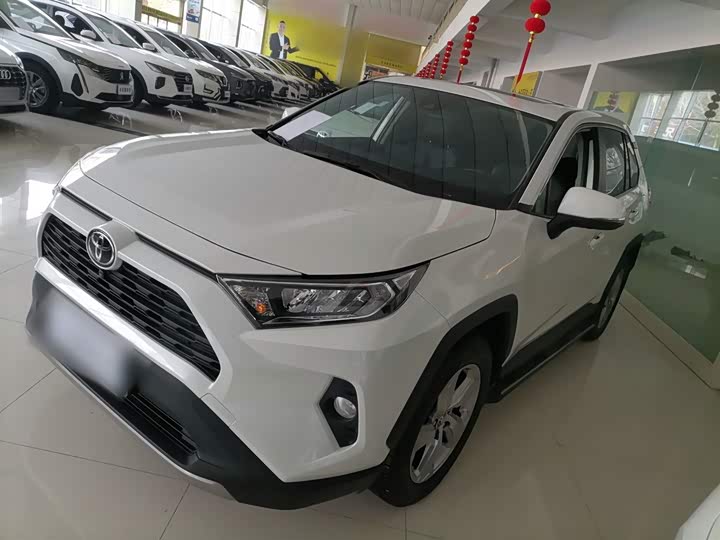 Фото 2 - Toyota RAV4