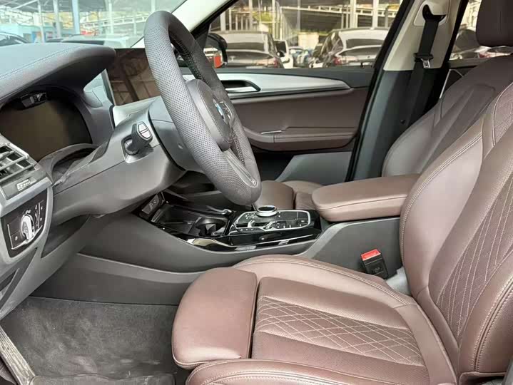 Фото 4 - BMW iX3