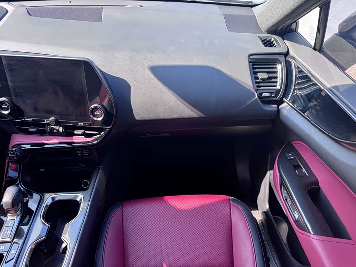 Фото 8 - Lexus NX