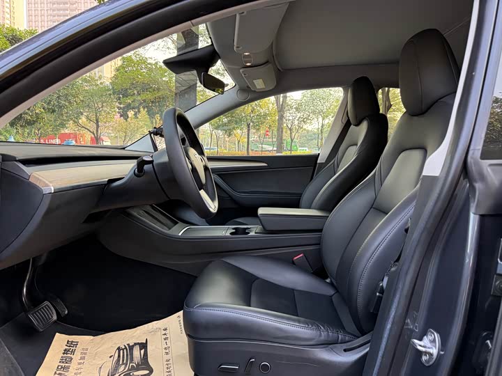 Фото 8 - Tesla Model Y