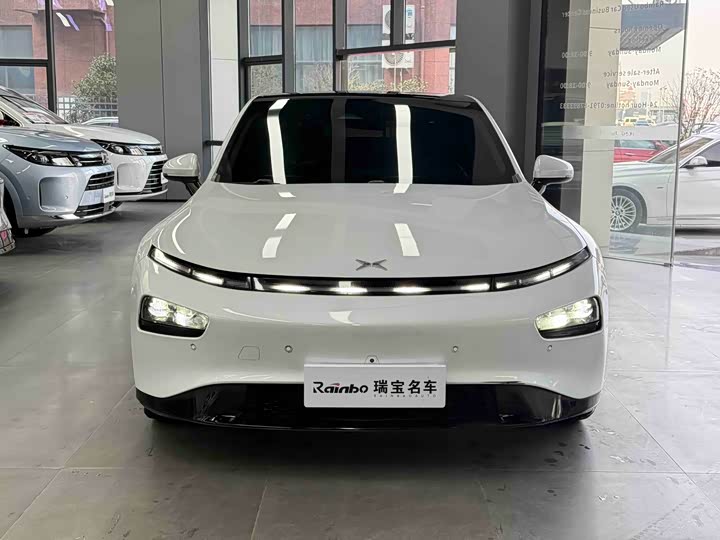 Фото 2 - XPeng P7