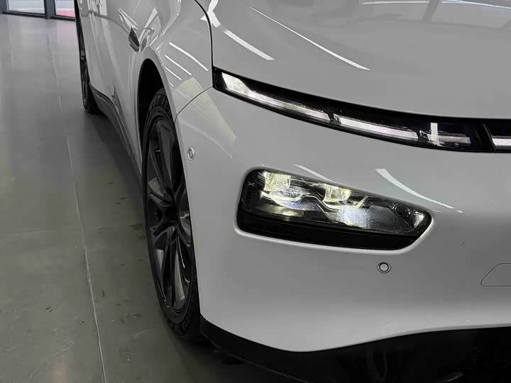 Фото 3 - XPeng P7