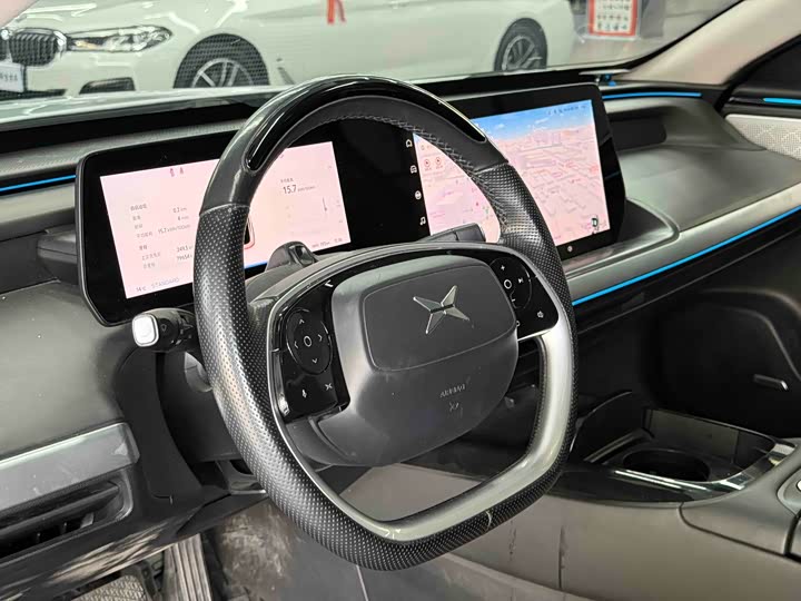 Фото 9 - XPeng P7