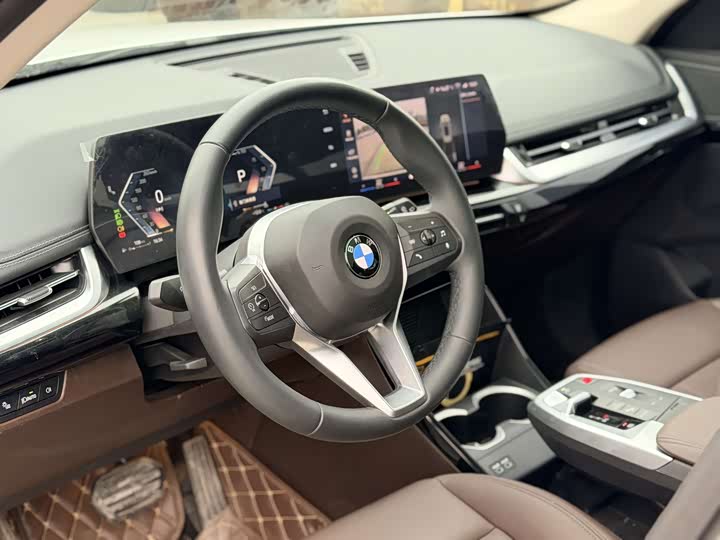 Фото 3 - BMW X1