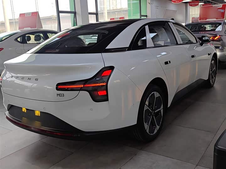 Фото 7 - XPeng Mona M03