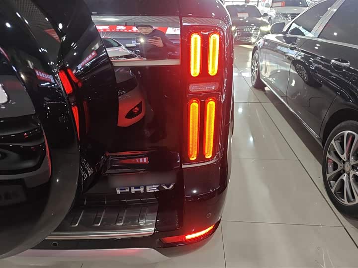 Фото 8 - Tank 500 Hybrid