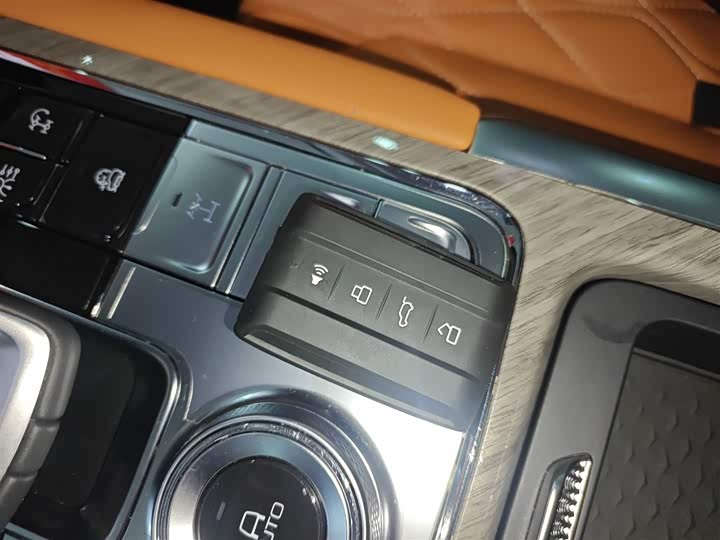 Фото 9 - Tank 500 Hybrid