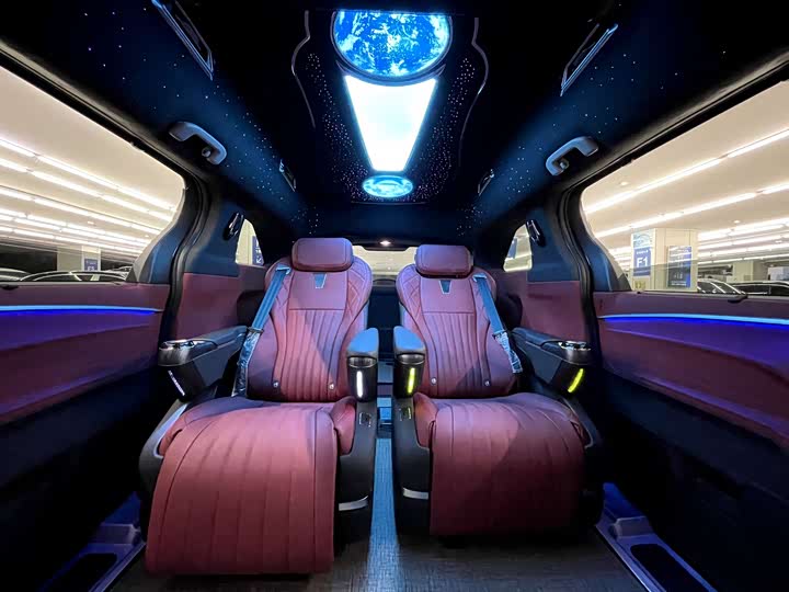 Фото 10 - Toyota Sienna