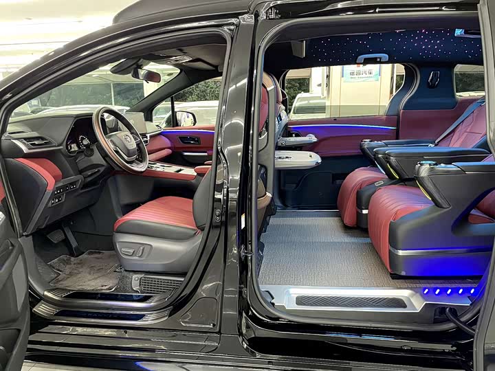 Фото 30 - Toyota Sienna