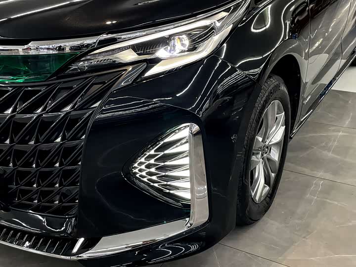 Фото 4 - Toyota Sienna