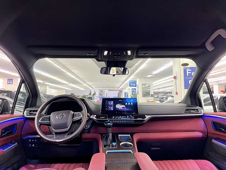 Фото 8 - Toyota Sienna