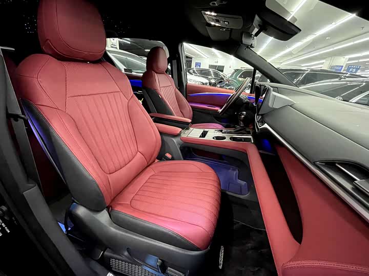 Фото 9 - Toyota Sienna