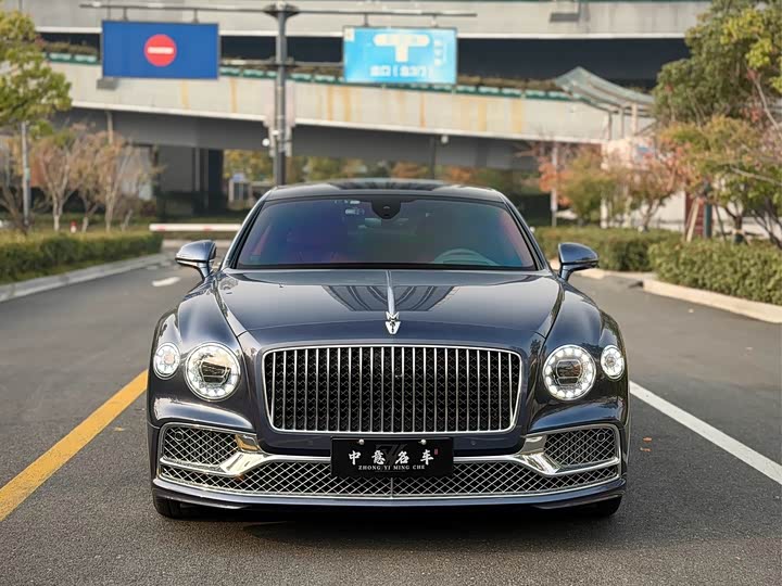Фото 2 - Bentley Flying Spur