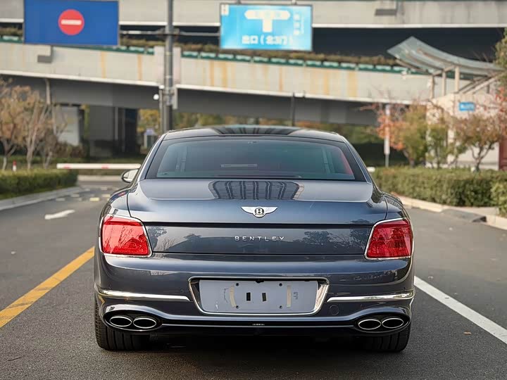 Фото 3 - Bentley Flying Spur