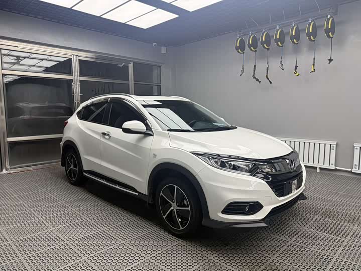 Фото 2 - Honda Vezel