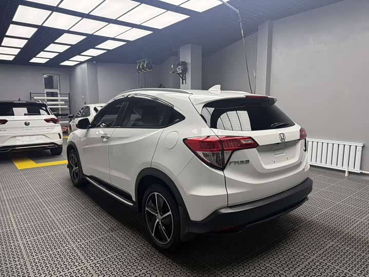 Фото 4 - Honda Vezel