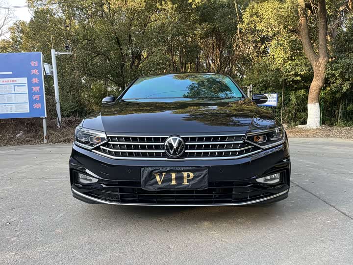 Фото 2 - Volkswagen Magotan