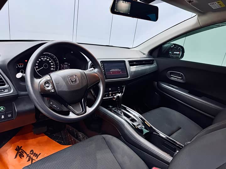 Фото 8 - Honda Vezel