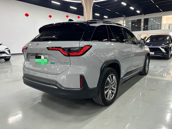 Фото 2 - Nio ES6