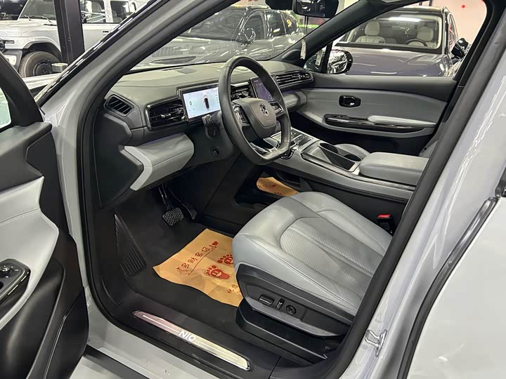 Фото 3 - Nio ES6