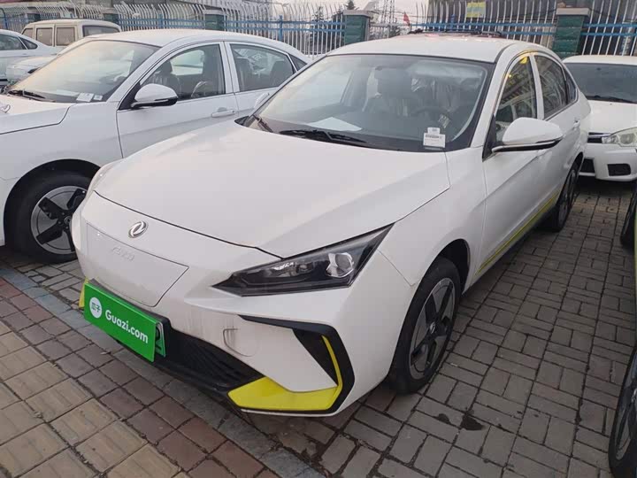 Фото 2 - Dongfeng Aeolus E70