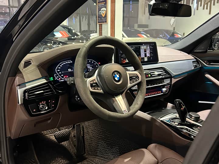 Фото 5 - BMW 5 Series