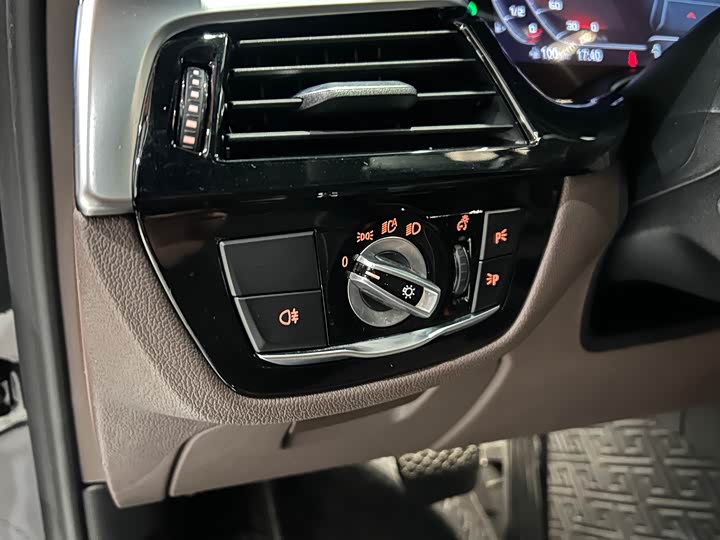 Фото 9 - BMW 5 Series