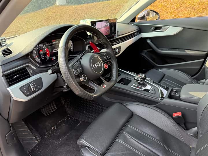 Фото 7 - Audi A4L