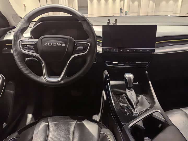 Фото 5 - Roewe i5