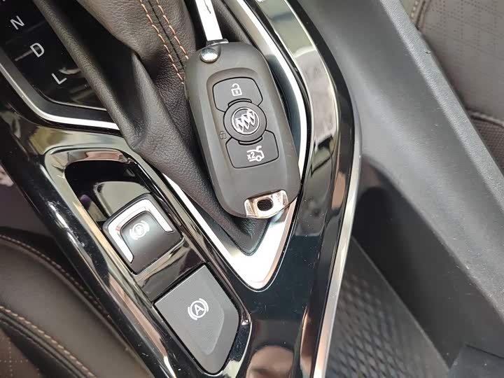 Фото 9 - Buick Verano