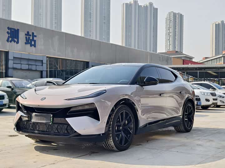 Фото 1 - Lotus Eletre