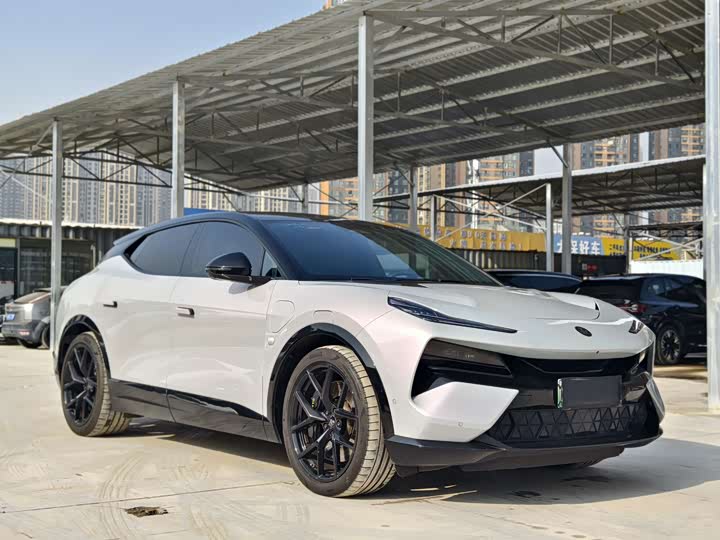 Фото 3 - Lotus Eletre