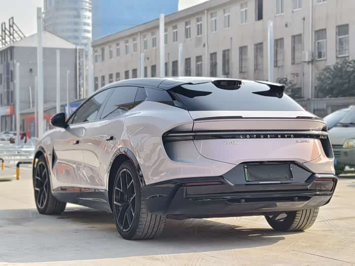 Фото 7 - Lotus Eletre