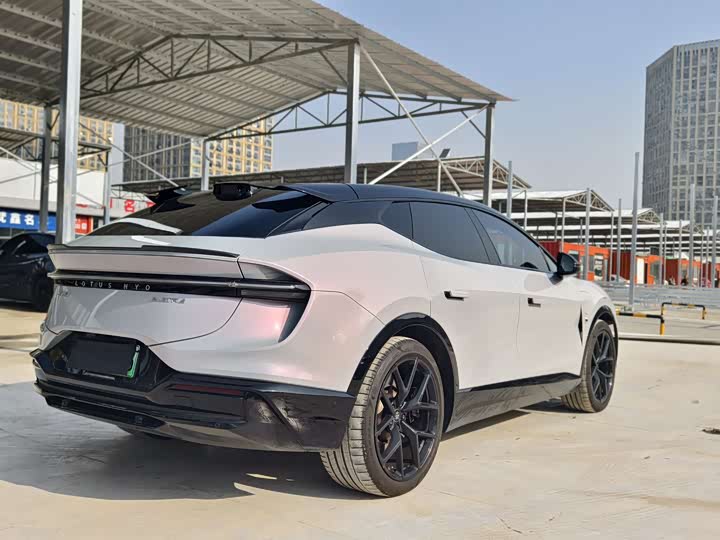 Фото 9 - Lotus Eletre