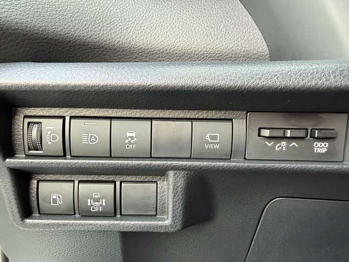 Фото 4 - Toyota Granvia