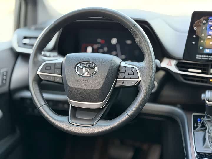 Фото 8 - Toyota Granvia
