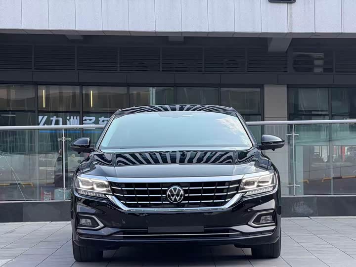 Фото 2 - Volkswagen Passat