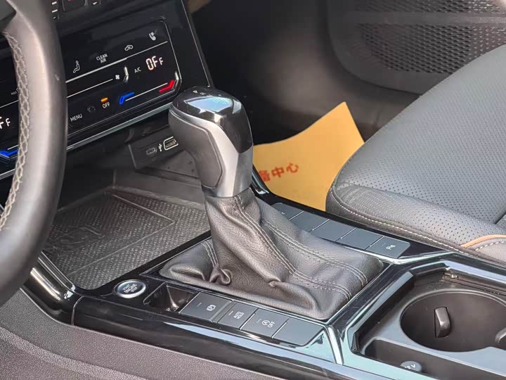 Фото 9 - Volkswagen Passat