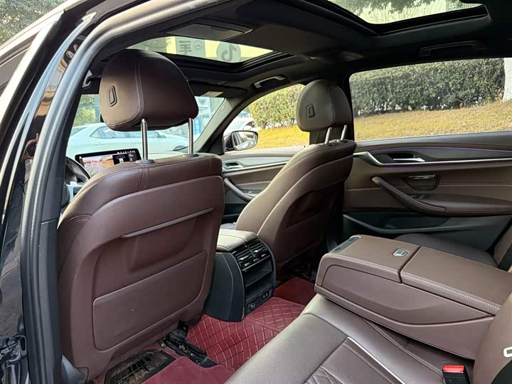 Фото 9 - BMW 5 Series