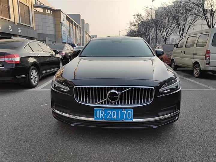 Фото 2 - Volvo S90