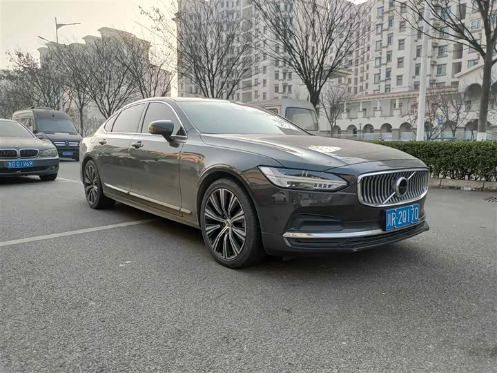 Фото 3 - Volvo S90