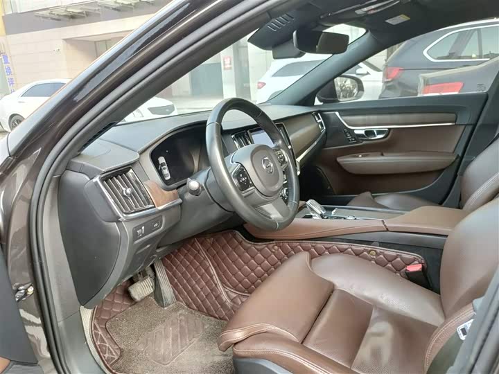 Фото 7 - Volvo S90